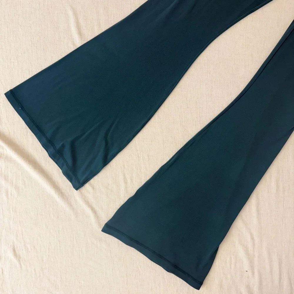 Offline by Aerie Real Me Crossover Flare Leggings Green High Rise Size Medium - Picture 9 of 9